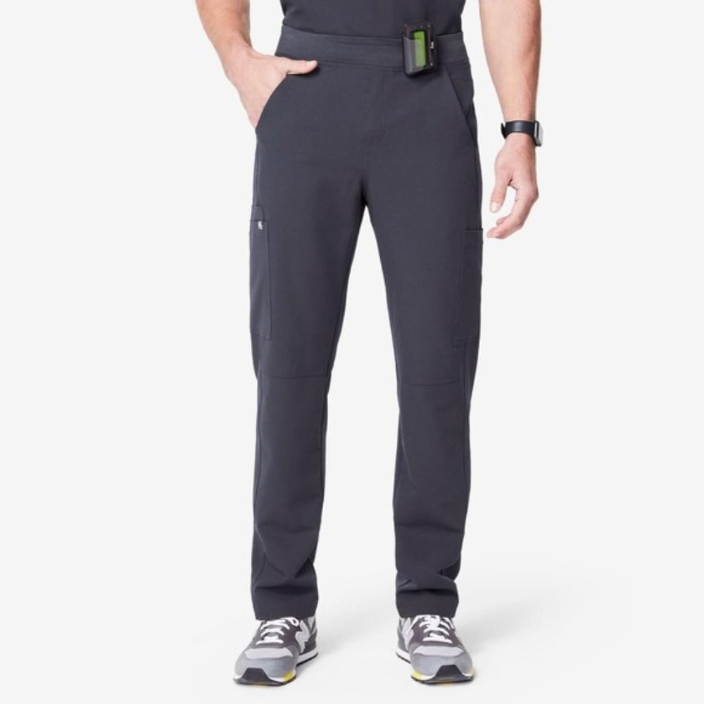 FIGS Mens Axim Cargo Scrub Pant CHARCOAL/SHORT